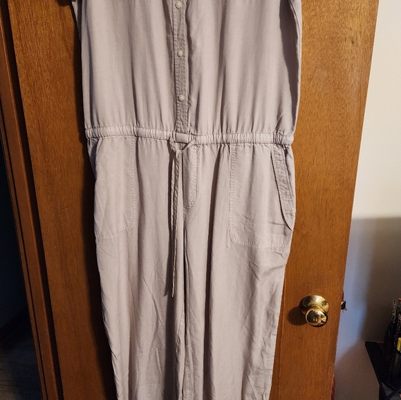 Vineyard Vines Garment-Dyed Utility Jumpsuit Beige Tan 14 NWat - Picture 2 of 6